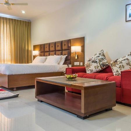 Hotel Saptagiri Hyderabad Exteriör bild
