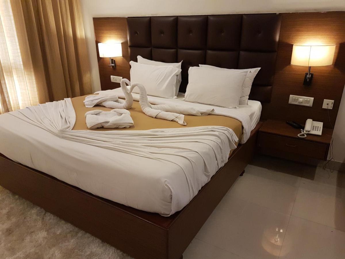 Hotel Saptagiri Hyderabad Exteriör bild
