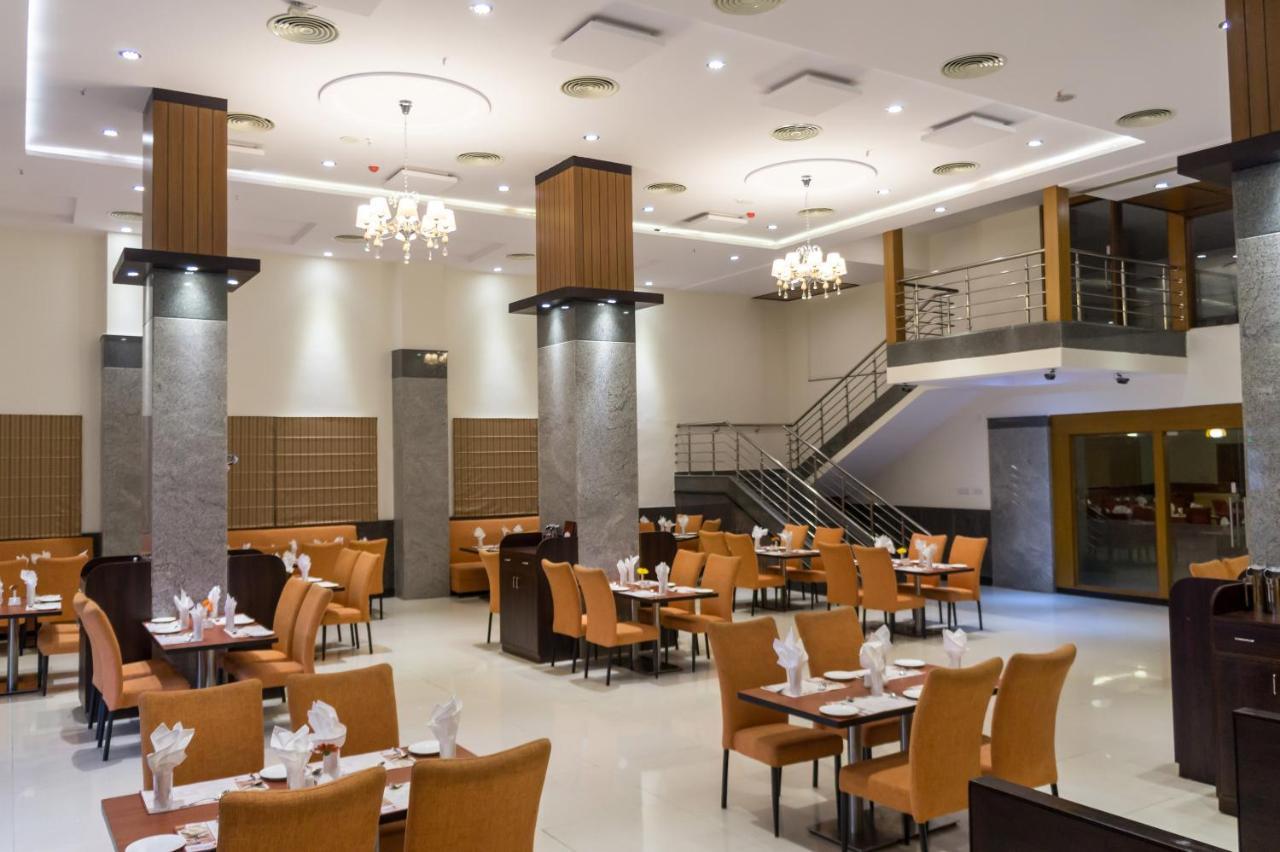 Hotel Saptagiri Hyderabad Exteriör bild