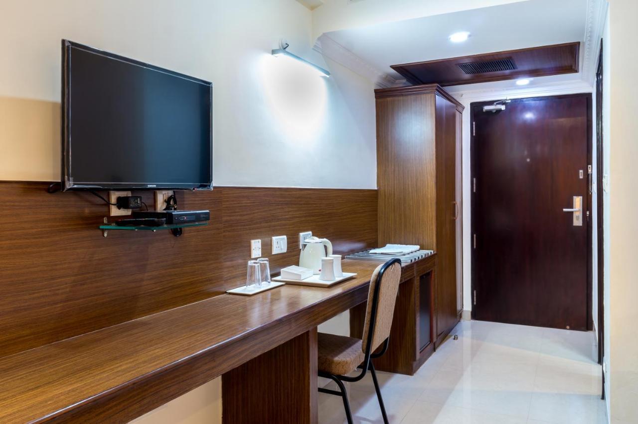 Hotel Saptagiri Hyderabad Exteriör bild