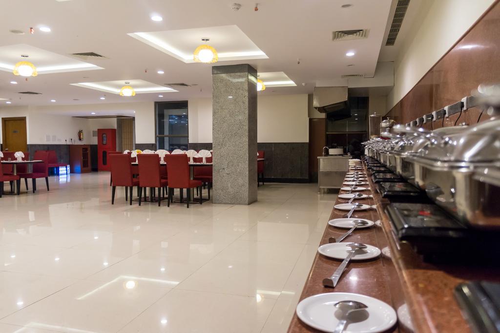 Hotel Saptagiri Hyderabad Exteriör bild