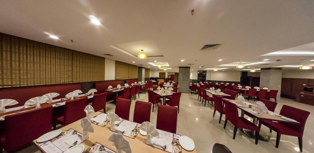 Hotel Saptagiri Hyderabad Exteriör bild