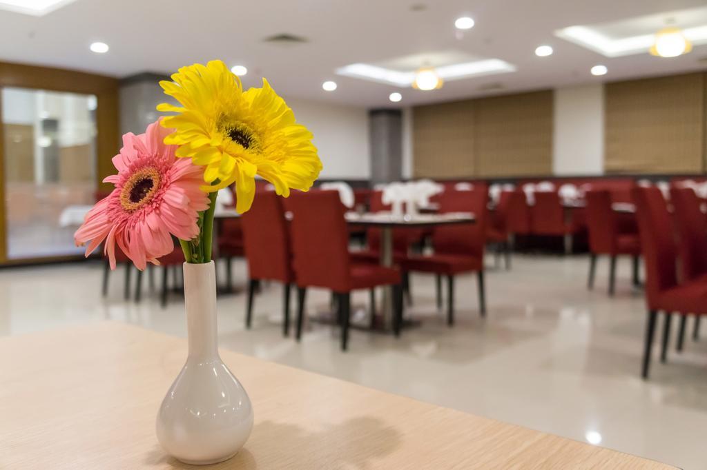 Hotel Saptagiri Hyderabad Exteriör bild
