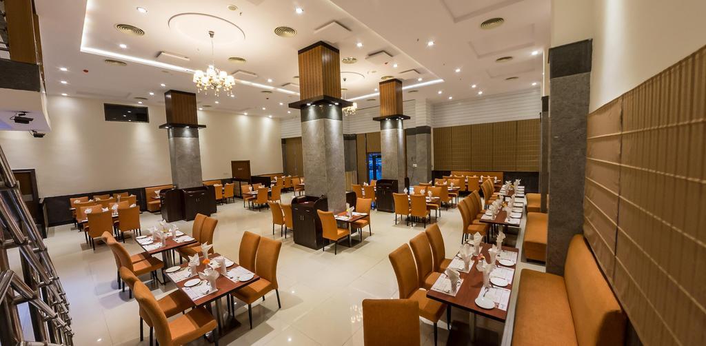 Hotel Saptagiri Hyderabad Exteriör bild
