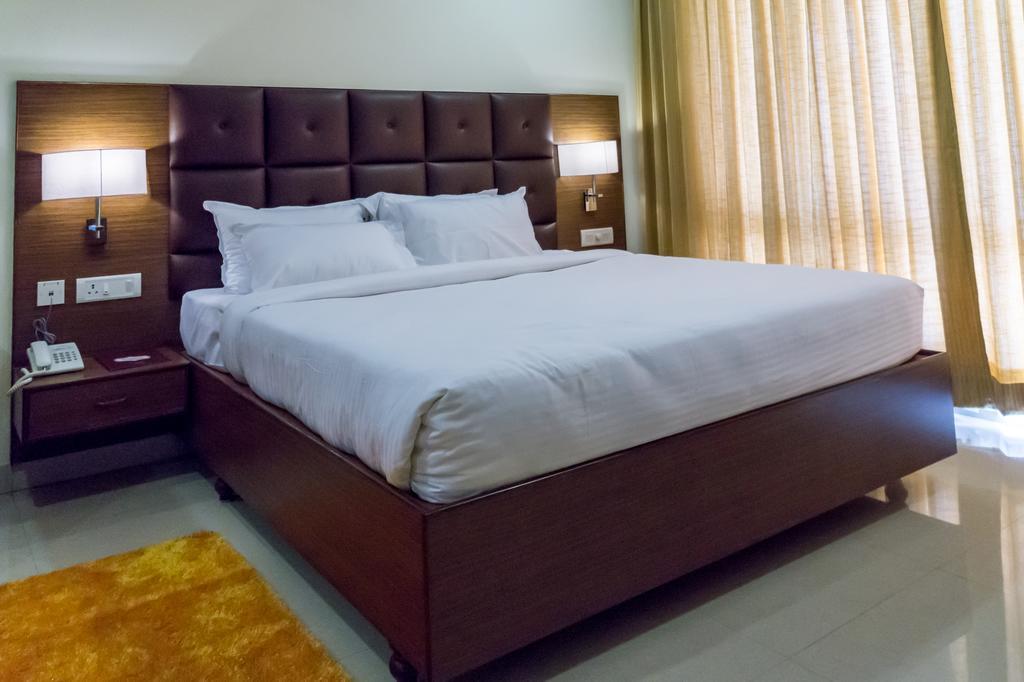 Hotel Saptagiri Hyderabad Exteriör bild