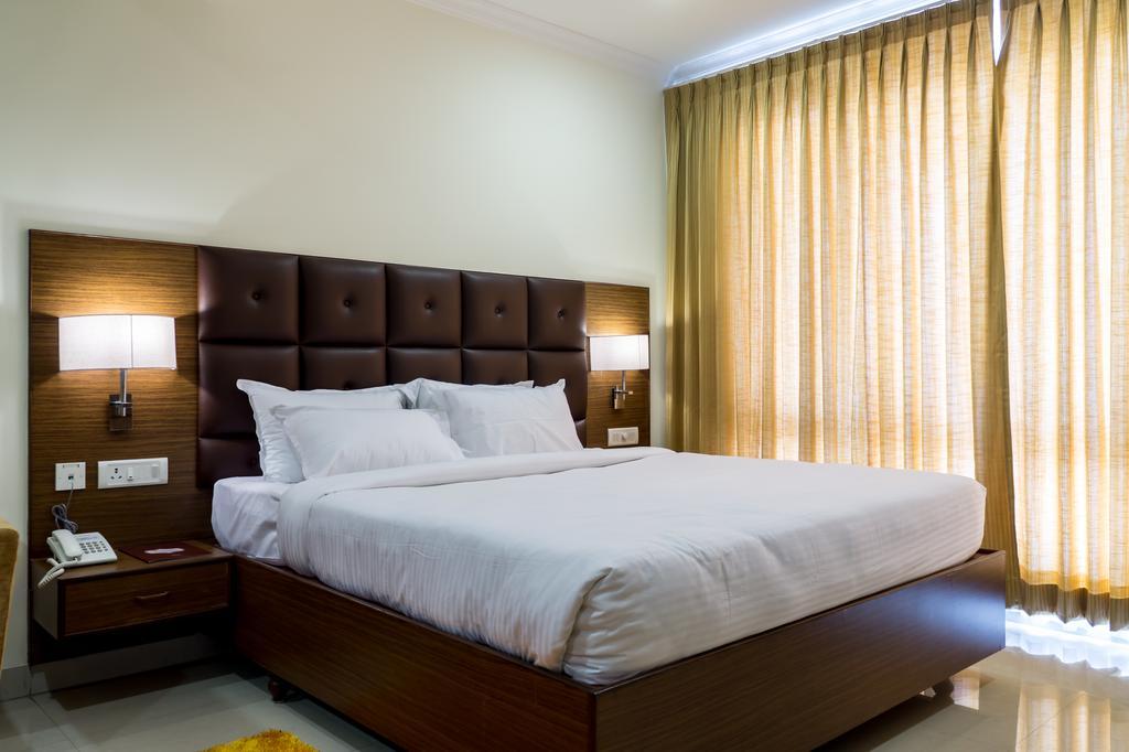 Hotel Saptagiri Hyderabad Exteriör bild