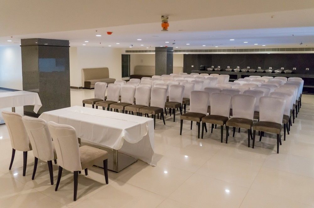 Hotel Saptagiri Hyderabad Exteriör bild