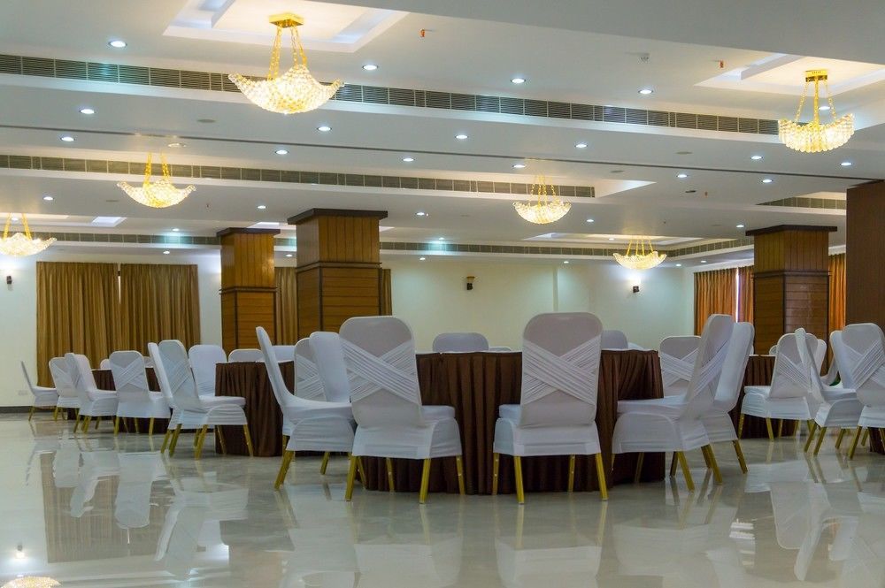 Hotel Saptagiri Hyderabad Exteriör bild