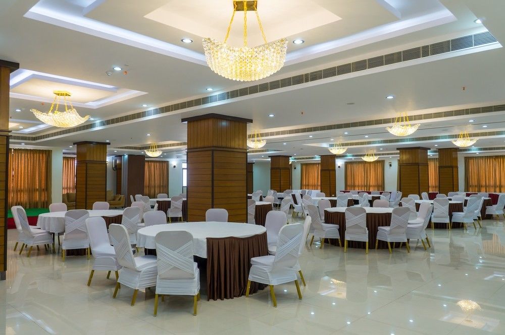 Hotel Saptagiri Hyderabad Exteriör bild